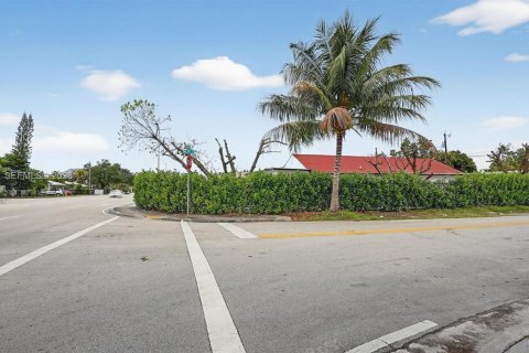 Купить виллу или дом в Майами, Флорида 3 спальни, 116.13м2, № 2047941 - фото 27