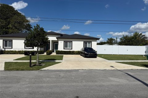 Commercial property in Miami, Florida 275.36 sq.m. № 2004967 - photo 3