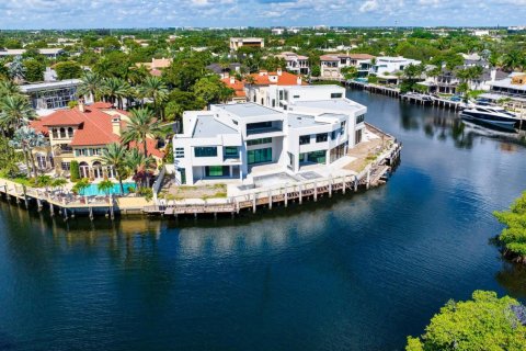 Купить виллу или дом в Бока-Ратон, Флорида 5 спален, 825.99м2, № 1097778 - фото 1