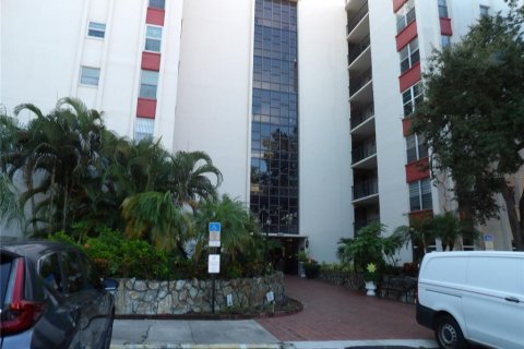 Condominio en venta en Clearwater, Florida, 2 dormitorios, 143.53 m2 № 2289722 - foto 3