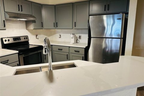 Condo in Altamonte Springs, Florida, 2 bedrooms № 2214312 - photo 10