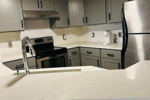 Condo in Altamonte Springs, Florida, 2 bedrooms № 2214312 - photo 14
