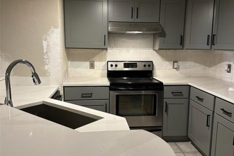 Condo in Altamonte Springs, Florida, 2 bedrooms № 2214312 - photo 9