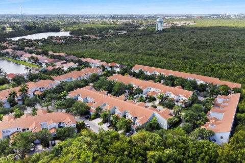 Купить таунхаус в Холливуд, Флорида 3 комнаты, 135.27м2, № 2174239 - фото 21