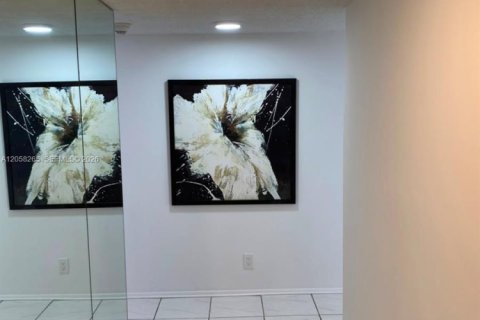 Copropriété à louer à Key Biscayne, Floride: 2 chambres, 124.02 m2 № 2168384 - photo 16