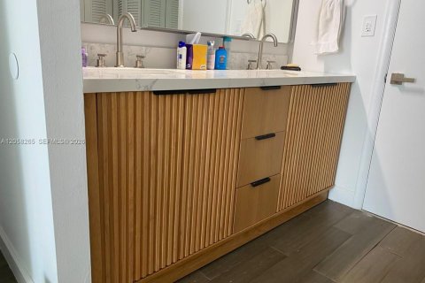 Copropriété à louer à Key Biscayne, Floride: 2 chambres, 124.02 m2 № 2168384 - photo 15