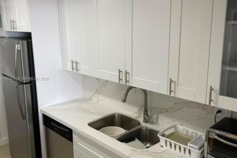 Copropriété à louer à Key Biscayne, Floride: 2 chambres, 124.02 m2 № 2168384 - photo 7