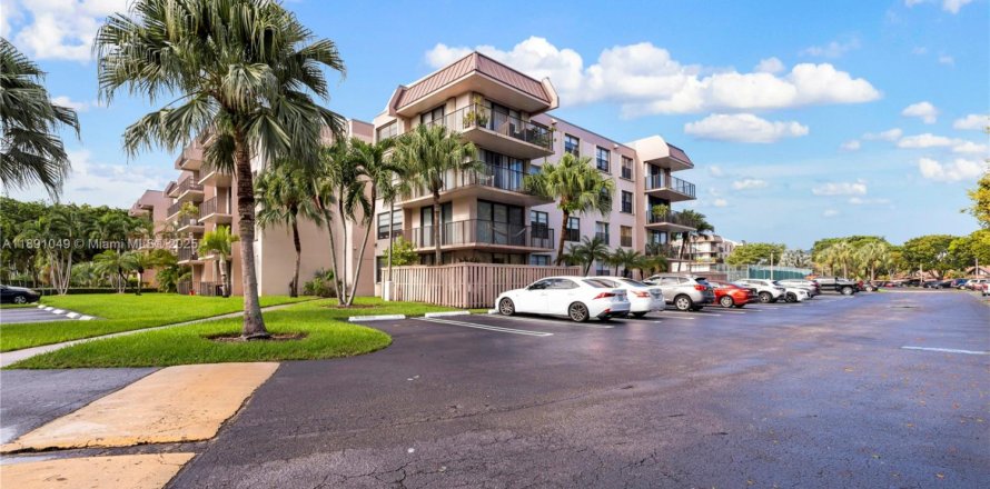 Condo in Miami, Florida, 2 bedrooms  № 1944512