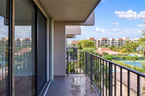 Condo in Miami, Florida, 2 bedrooms  № 1944512 - photo 27
