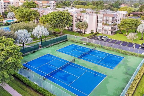 Condo in Miami, Florida, 2 bedrooms  № 1944512 - photo 28