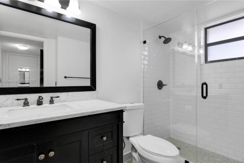 Condo in Miami, Florida, 2 bedrooms  № 1944512 - photo 4