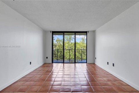 Condo in Miami, Florida, 2 bedrooms  № 1944512 - photo 14