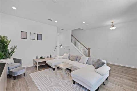 Townhouse in Winter Garden, Florida 3 bedrooms, 185.43 sq.m. № 1866729 - photo 4