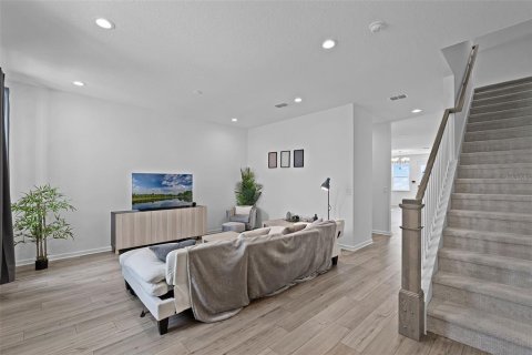 Townhouse in Winter Garden, Florida 3 bedrooms, 185.43 sq.m. № 1866729 - photo 3