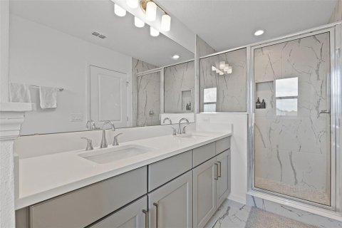 Townhouse in Winter Garden, Florida 3 bedrooms, 185.43 sq.m. № 1866729 - photo 17