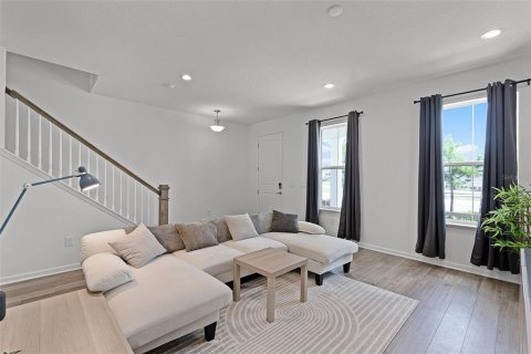 Townhouse in Winter Garden, Florida 3 bedrooms, 185.43 sq.m. № 1866729 - photo 5