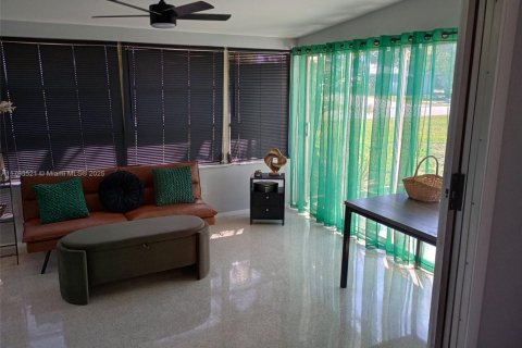 House in Venice, Florida 4 bedrooms № 1862425 - photo 16