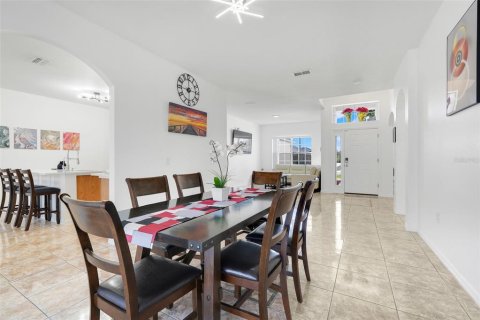 Casa en venta en Kissimmee, Florida, 5 dormitorios, 214.42 m2 № 1725422 - foto 11