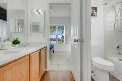 Casa en venta en Kissimmee, Florida, 5 dormitorios, 214.42 m2 № 1725422 - foto 25