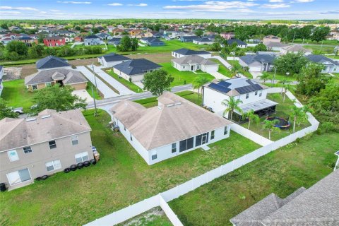 Casa en venta en Kissimmee, Florida, 5 dormitorios, 214.42 m2 № 1725422 - foto 2