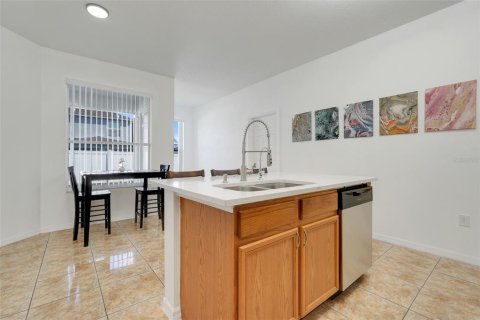 Casa en venta en Kissimmee, Florida, 5 dormitorios, 214.42 m2 № 1725422 - foto 18