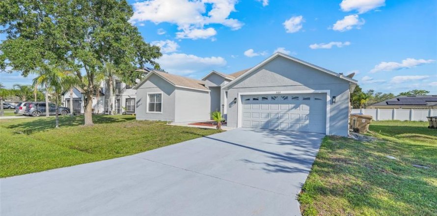 House in Kissimmee, Florida 5 bedrooms, 214.42 sq.m. № 1725422