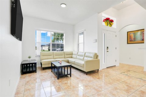 Casa en venta en Kissimmee, Florida, 5 dormitorios, 214.42 m2 № 1725422 - foto 9