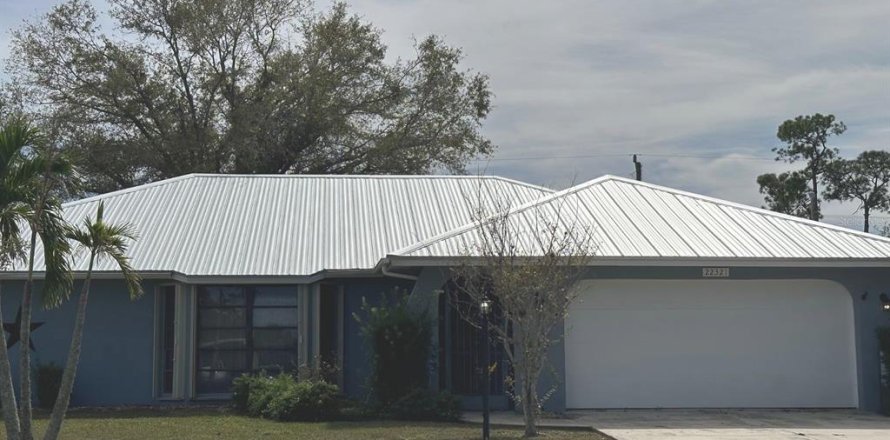 Casa en Port Charlotte, Florida 3 dormitorios, 184.23 m2 № 1789212