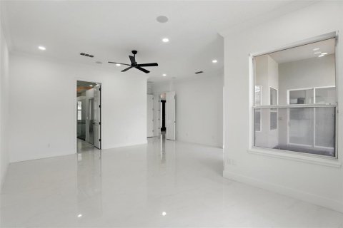 House in Orlando, Florida 5 bedrooms, 335.84 sq.m. № 1822840 - photo 25