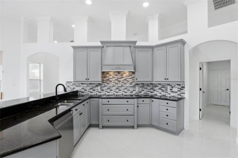 House in Orlando, Florida 5 bedrooms, 335.84 sq.m. № 1822840 - photo 21