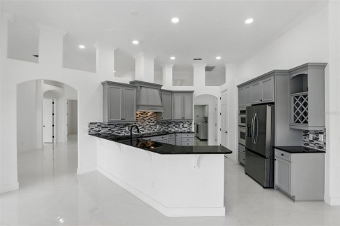 House in Orlando, Florida 5 bedrooms, 335.84 sq.m. № 1822840 - photo 19