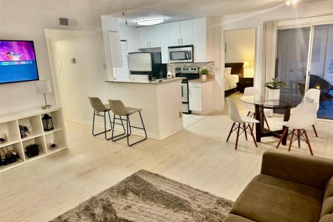 Appartement à louer à Orlando, Floride: 2 chambres, 90.21 m2 № 2342657 - photo 4