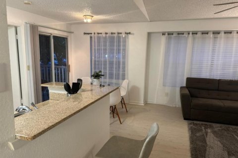 Appartement à louer à Orlando, Floride: 2 chambres, 90.21 m2 № 2342657 - photo 5
