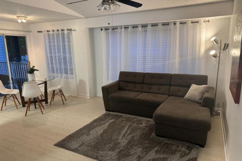 Appartement à louer à Orlando, Floride: 2 chambres, 90.21 m2 № 2342657 - photo 9