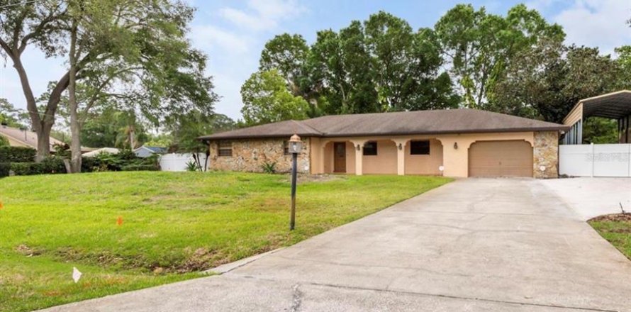 Casa en Tampa, Florida 4 dormitorios, 200.2 m2 № 2349881