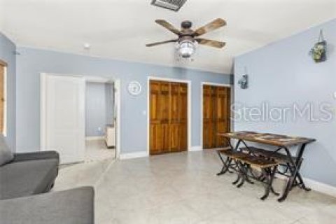 Casa en venta en Tampa, Florida, 4 dormitorios, 200.2 m2 № 2349881 - foto 27