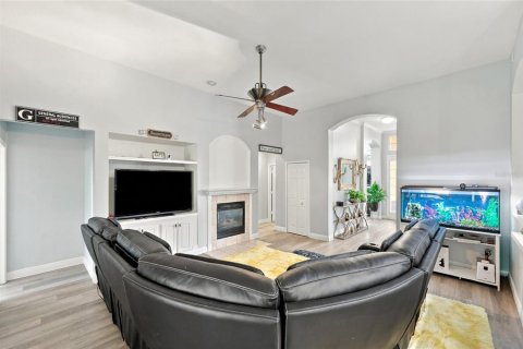 Villa ou maison à vendre à Orlando, Floride: 4 chambres, 218.23 m2 № 2415308 - photo 16