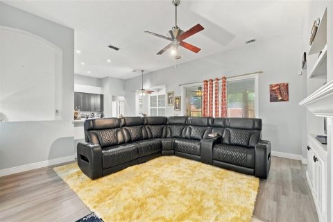 Villa ou maison à vendre à Orlando, Floride: 4 chambres, 218.23 m2 № 2415308 - photo 14