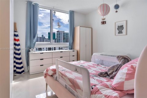 Condo in Miami, Florida, 3 bedrooms  № 1798713 - photo 23
