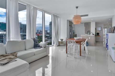 Condo in Miami, Florida, 3 bedrooms  № 1798713 - photo 6