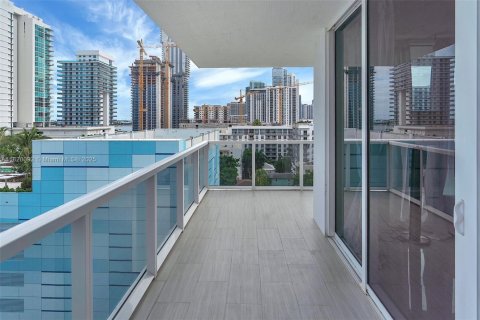 Condo in Miami, Florida, 3 bedrooms  № 1798713 - photo 15