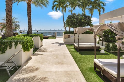 Condo in Miami, Florida, 3 bedrooms  № 1798713 - photo 25