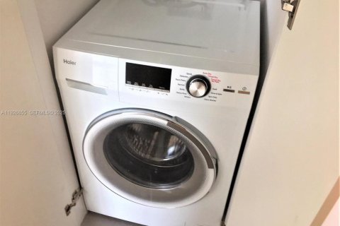 Купить кондоминиум в Майами-Бич, Флорида 1 спальня, 79.15м2, № 1985788 - фото 10