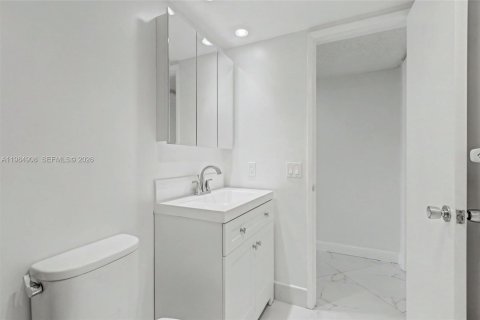 Copropriété à vendre à Pompano Beach, Floride: 3 chambres, 144.93 m2 № 2046794 - photo 23