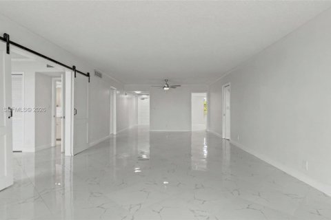 Copropriété à vendre à Pompano Beach, Floride: 3 chambres, 144.93 m2 № 2046794 - photo 6