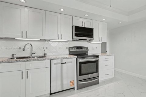 Copropriété à vendre à Pompano Beach, Floride: 3 chambres, 144.93 m2 № 2046794 - photo 16