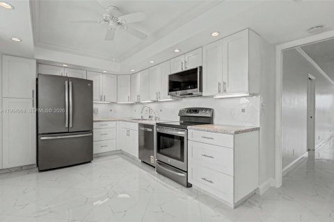Copropriété à vendre à Pompano Beach, Floride: 3 chambres, 144.93 m2 № 2046794 - photo 17