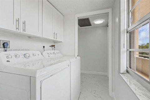 Copropriété à vendre à Pompano Beach, Floride: 3 chambres, 144.93 m2 № 2046794 - photo 25