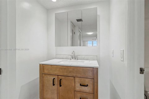 Copropriété à vendre à Pompano Beach, Floride: 3 chambres, 144.93 m2 № 2046794 - photo 9