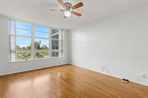 Copropriété à vendre à Pompano Beach, Floride: 3 chambres, 144.93 m2 № 2046794 - photo 11